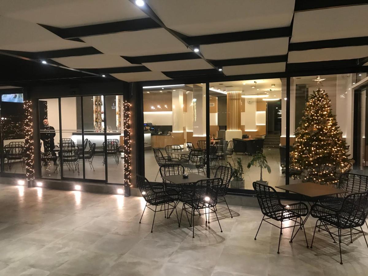 Plaza Hotel 나프팍토스 외부 사진