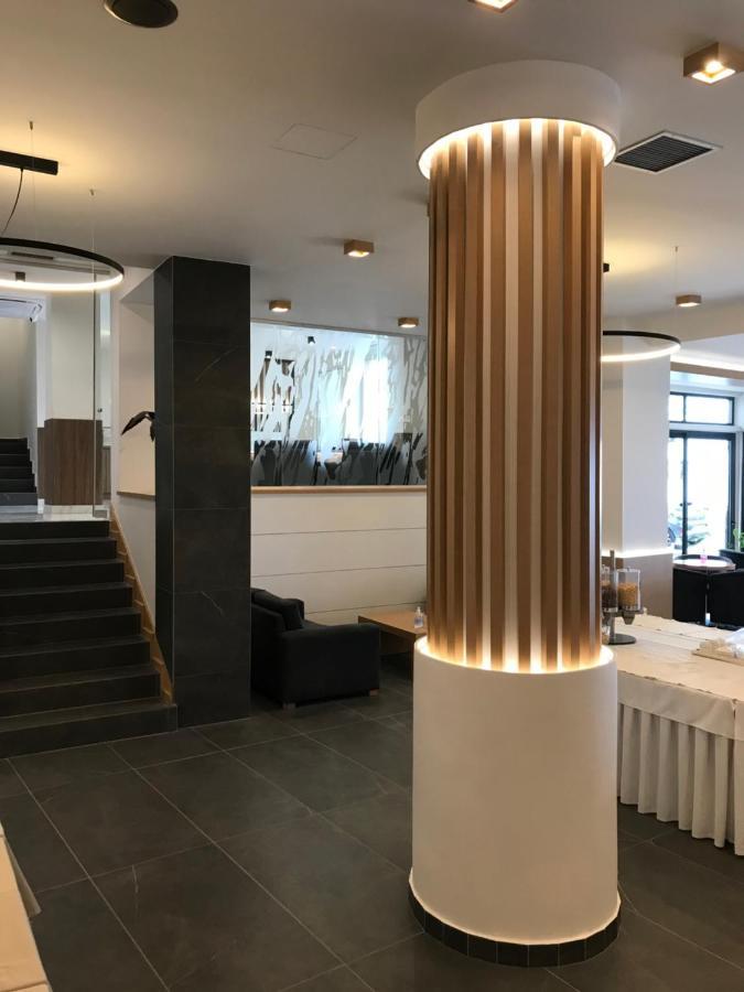 Plaza Hotel 나프팍토스 외부 사진