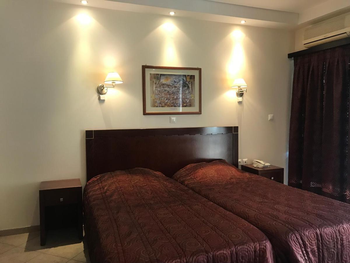 Plaza Hotel 나프팍토스 외부 사진