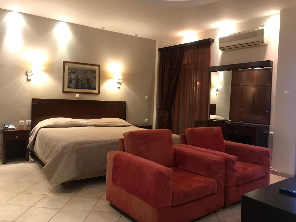 Plaza Hotel 나프팍토스 외부 사진