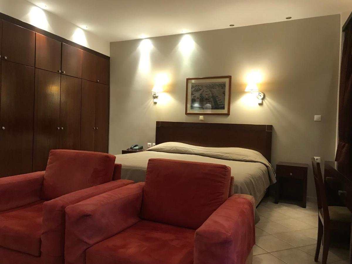 Plaza Hotel 나프팍토스 외부 사진