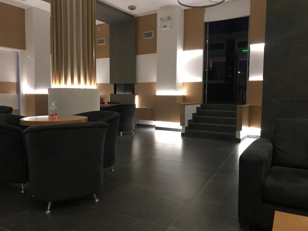 Plaza Hotel 나프팍토스 외부 사진