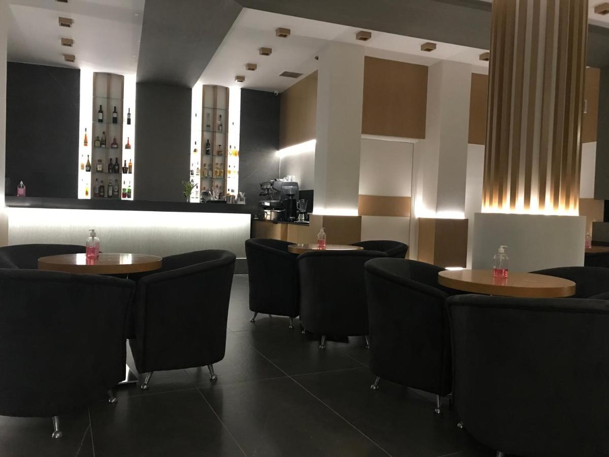 Plaza Hotel 나프팍토스 외부 사진