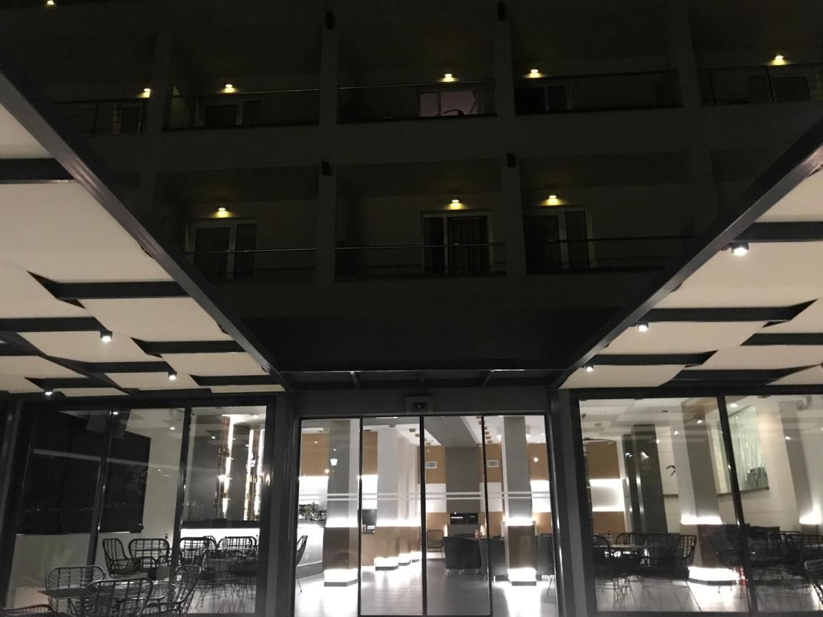 Plaza Hotel 나프팍토스 외부 사진